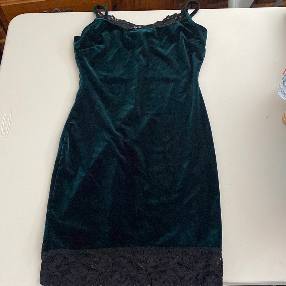 Tight short dark green, velvet body-con dress